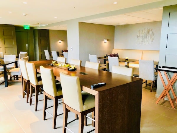 hyatt_regency_club_seating