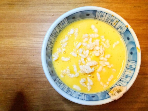 Chilled-Kabocha-Soup-with-fresh-yuba-and-puffed-rice-1