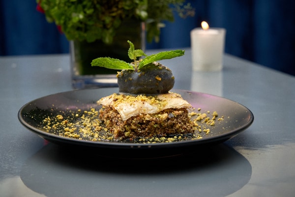 Baklava with La Cafe de la plage black vanilla ice cream _ pc RyanTanaka (1)