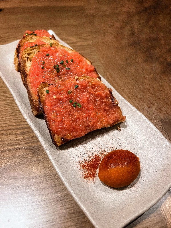 Pan con Tomate