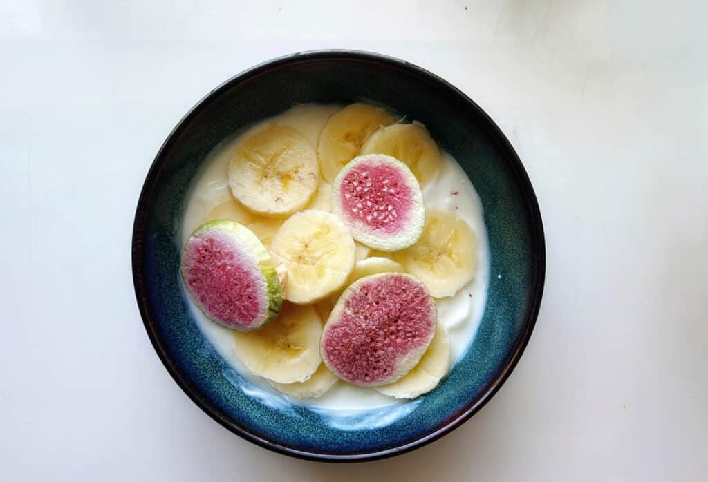 Yogurt with Freeze Dried Fruits